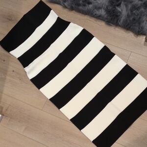 Carolina Herrera Monochrome Striped Pencil Skirt